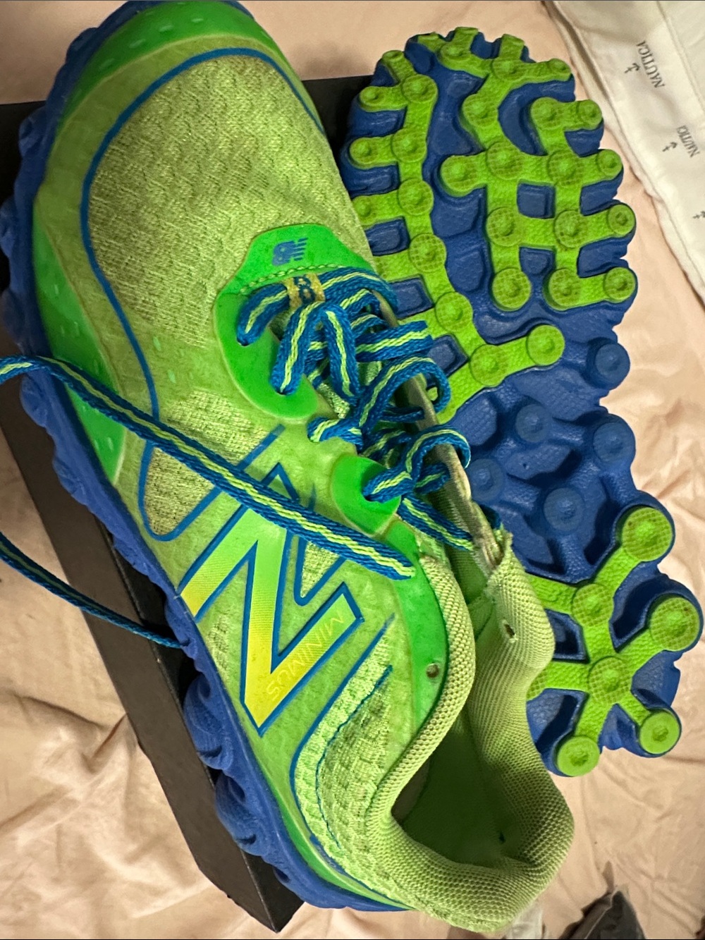 New Balance sneaker boys size 3 1/2